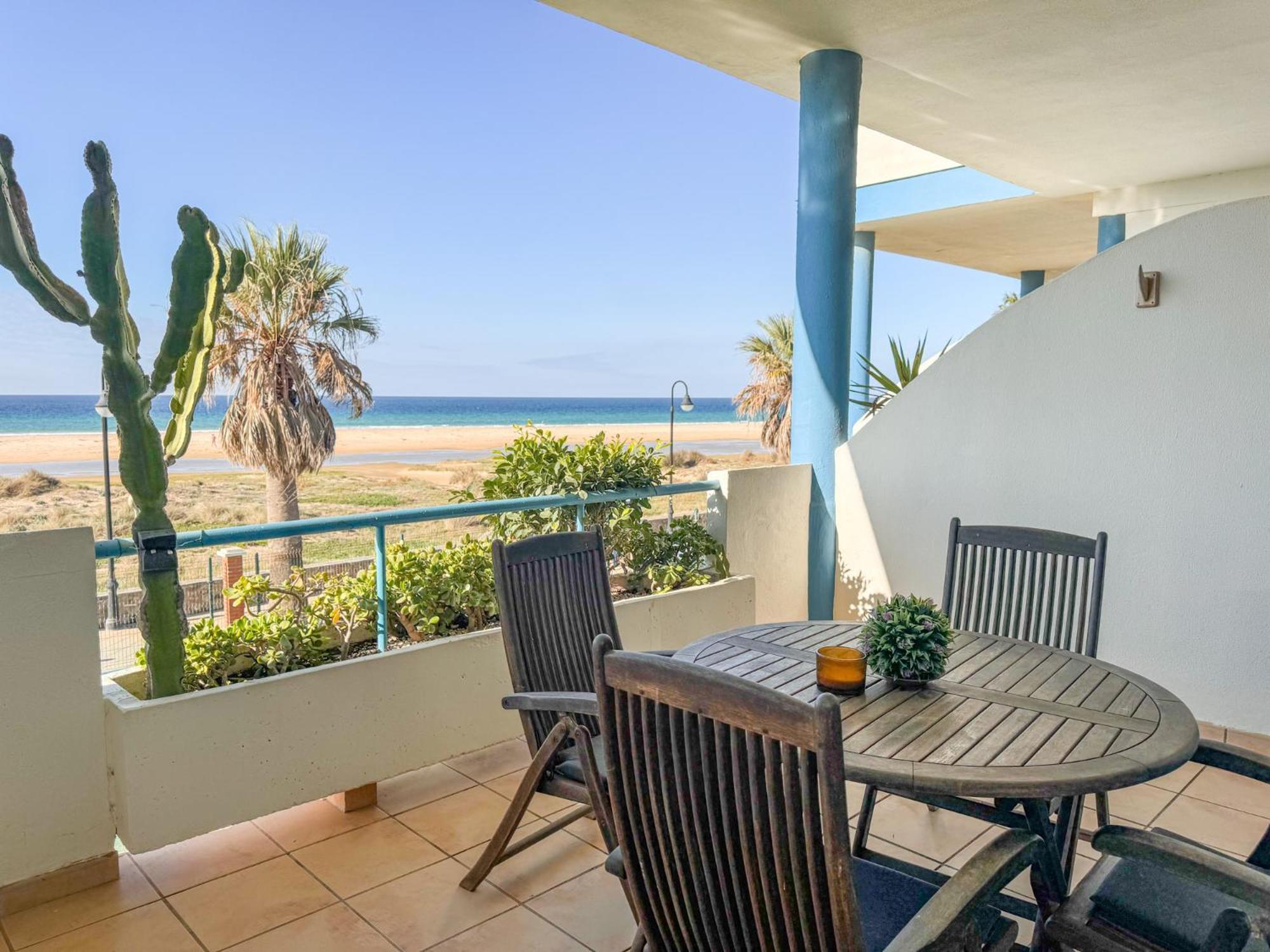 Tarifa Cozy House - Beach Front, Pool, Parking المظهر الخارجي الصورة